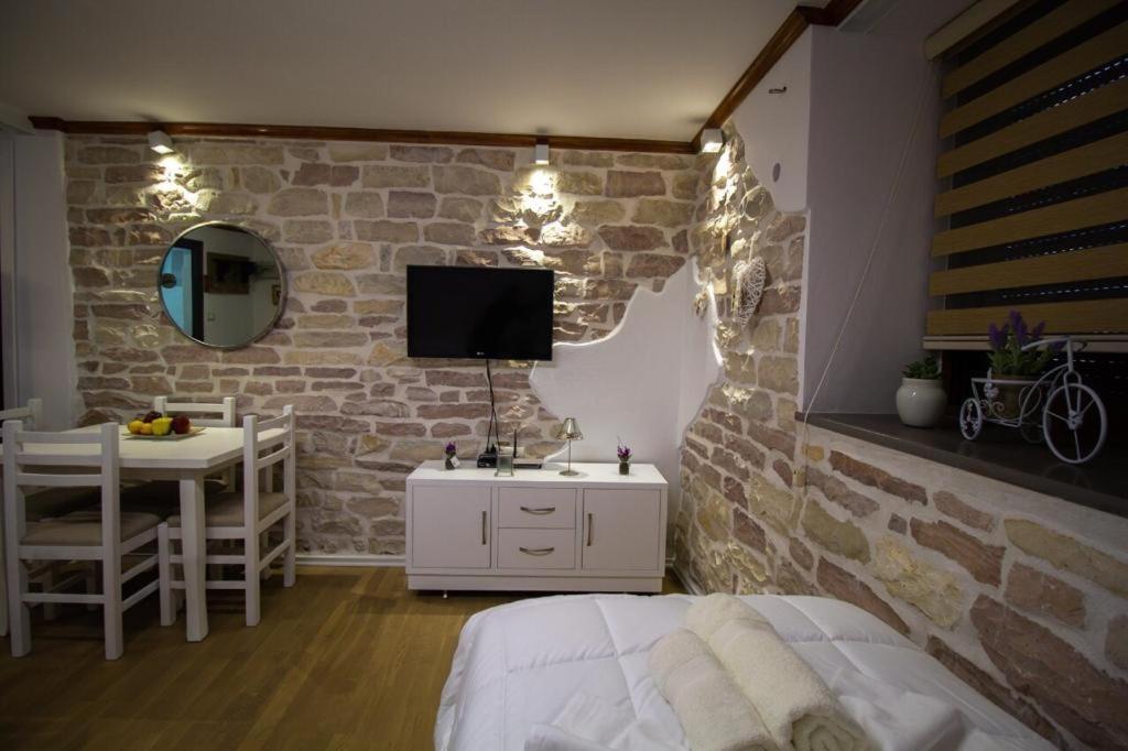 Solhouse Apartment Gjirokaster Exterior photo