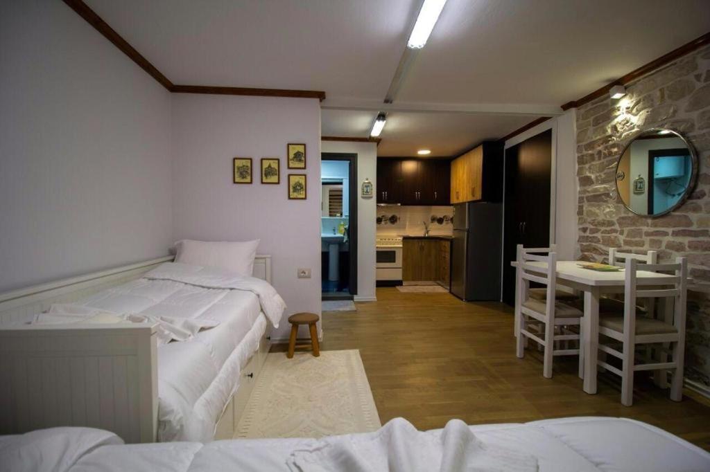 Solhouse Apartment Gjirokaster Exterior photo