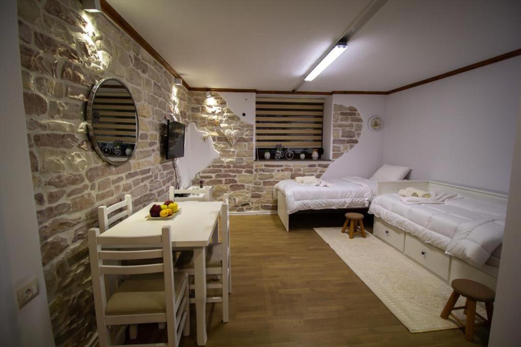 Solhouse Apartment Gjirokaster Exterior photo